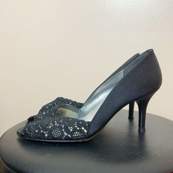 CLEARANCE! Black Stuart Weitzman Chantelle Pumps 6.5 - Picture 1 of 6
